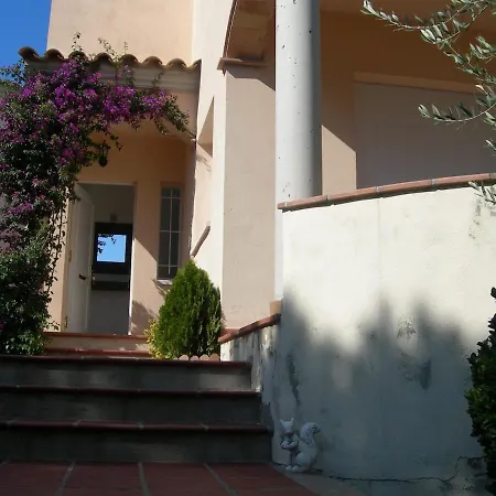 House With Pool And Private Garden *