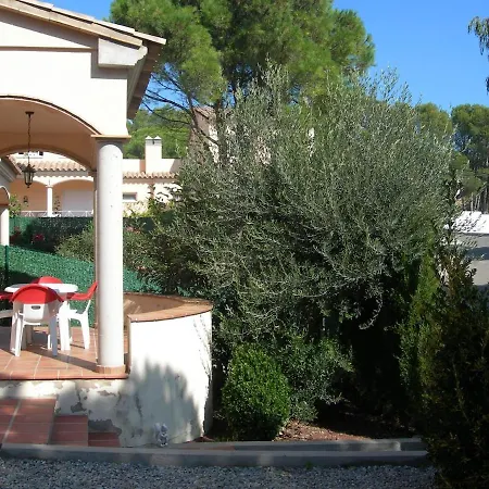 House With Pool And Private Garden Holiday home